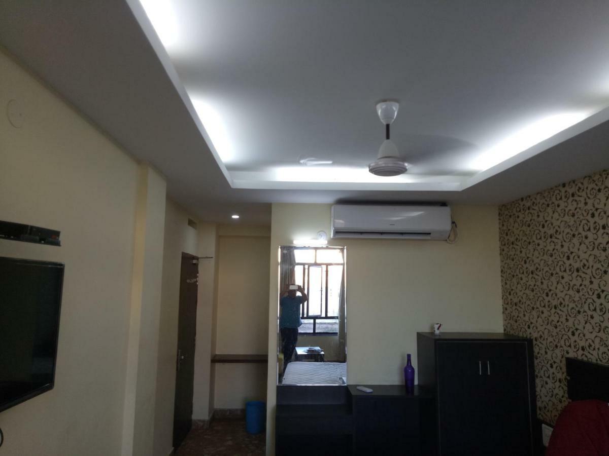 Assam Jatri Niwas Hotel Puri Luaran gambar