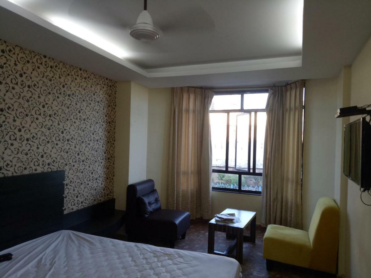 Assam Jatri Niwas Hotel Puri Luaran gambar